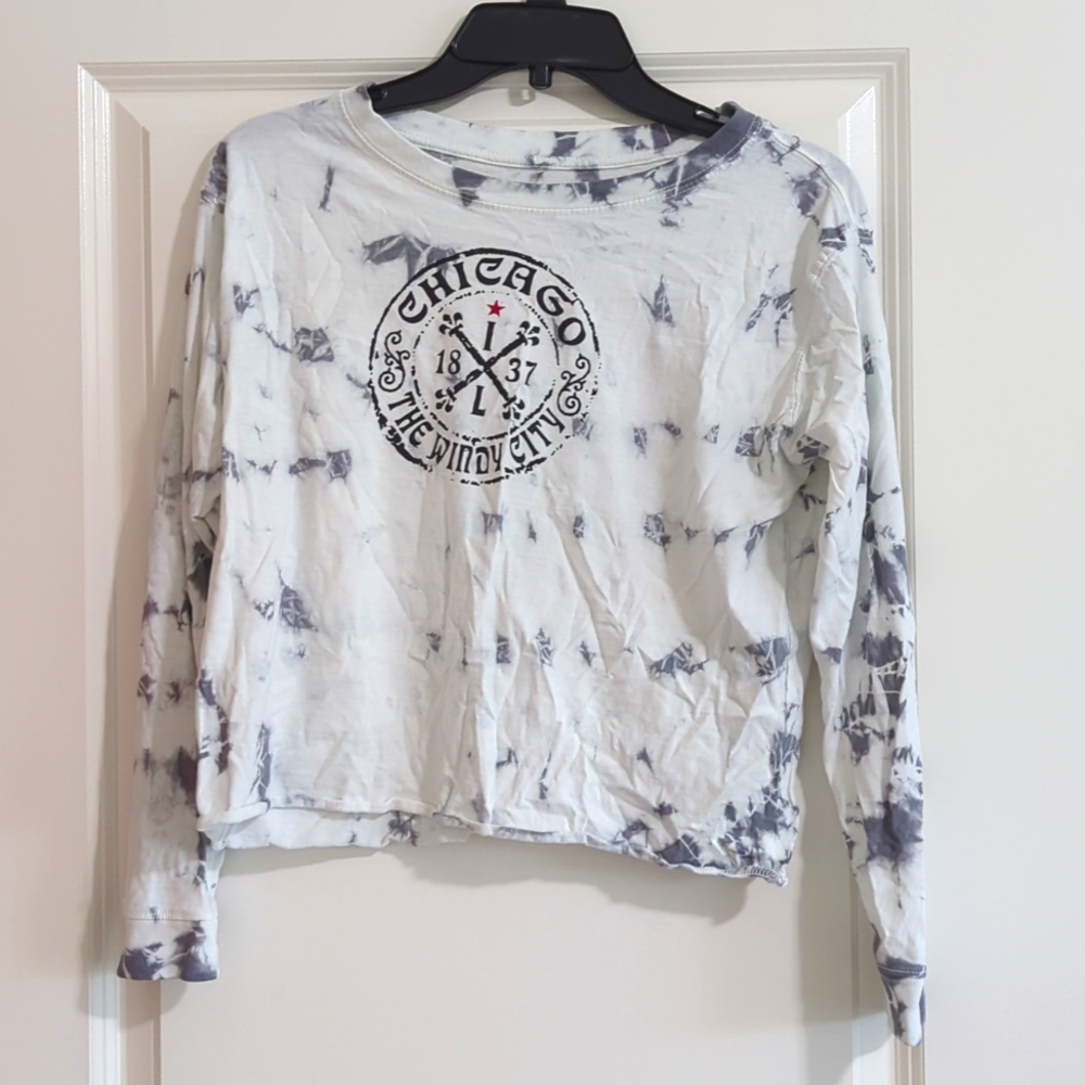 Cropped long sleeve shirt